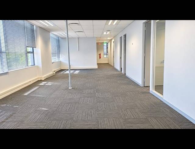 BUSINESS PROPERTY TO RENT IN CLEARWATER ESTATE